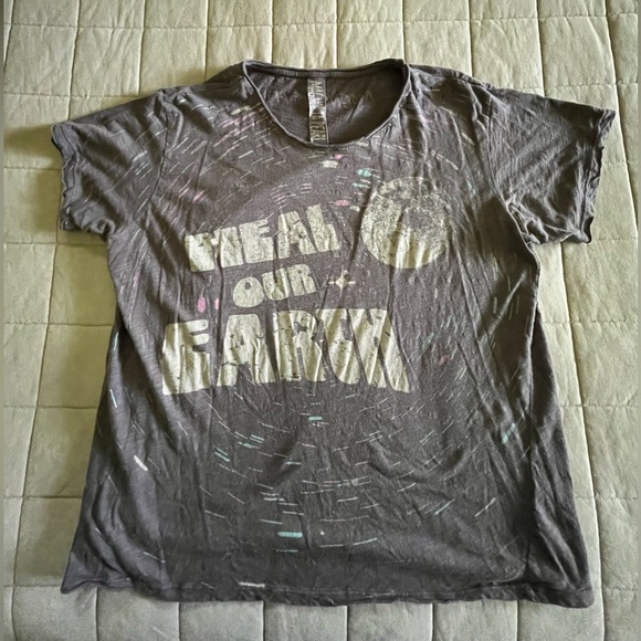 Magnolia Pearl Tee - Picture 1 of 4